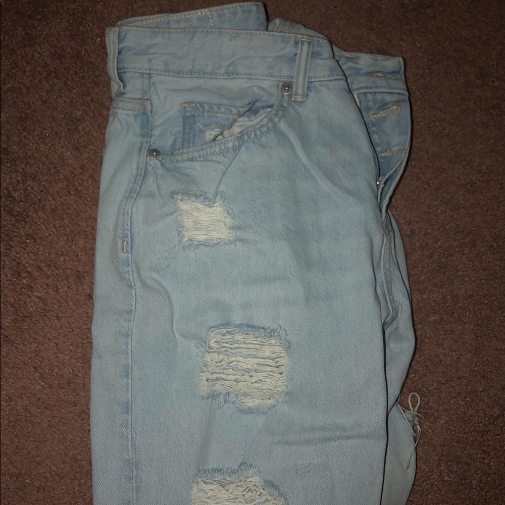 Light ripped boyfriend jeans